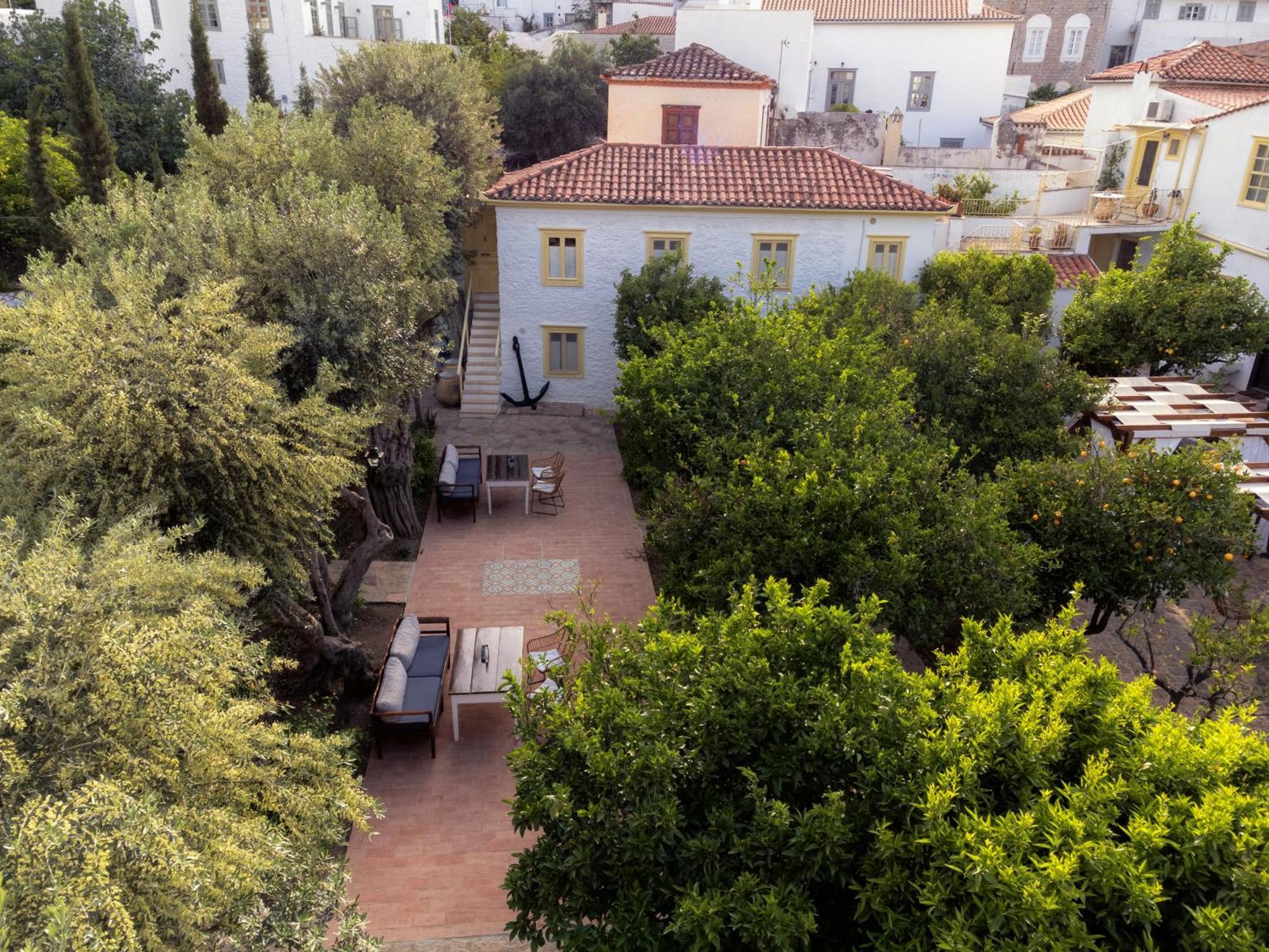 Rafalias Mansion Идра Экстерьер фото